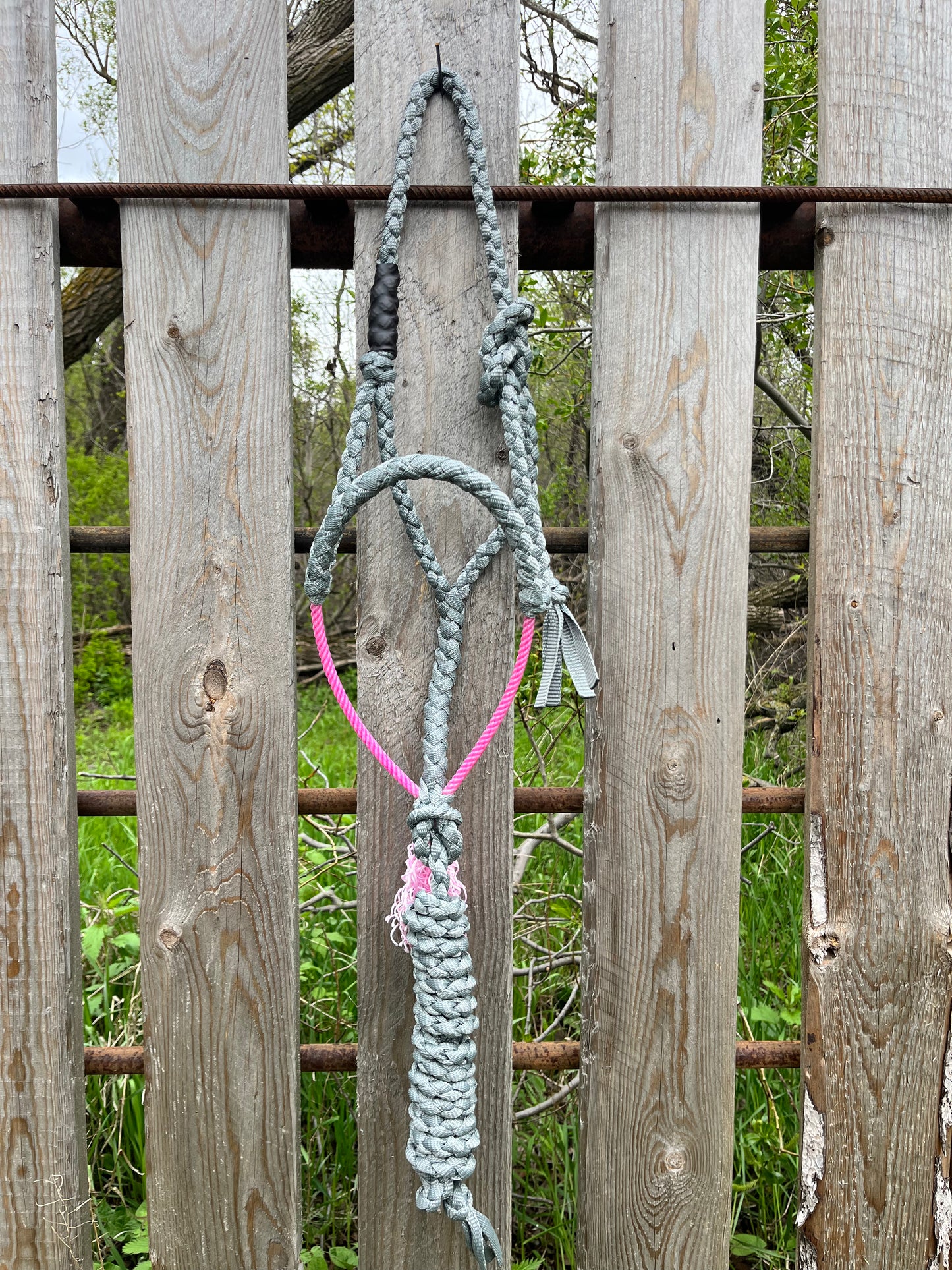 Grey and Pink Lariat